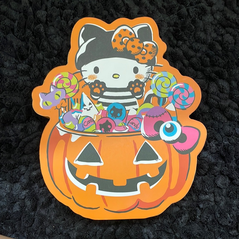 Hello kitty Halloween decor